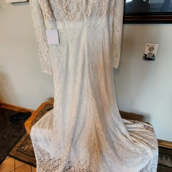 Lulu's White Laced Lined Maxi Sz. L Dress Event Wedding - Picture 2 of 16